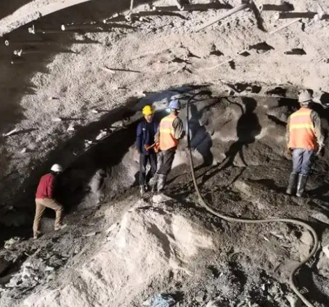 防城拱顶带模注浆料的施工流程及注意事项